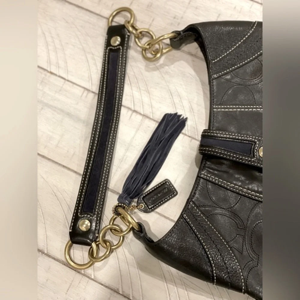 Rare Coach Hamptons Embossed  Leather Signature C Purse - Picture 3 of 7